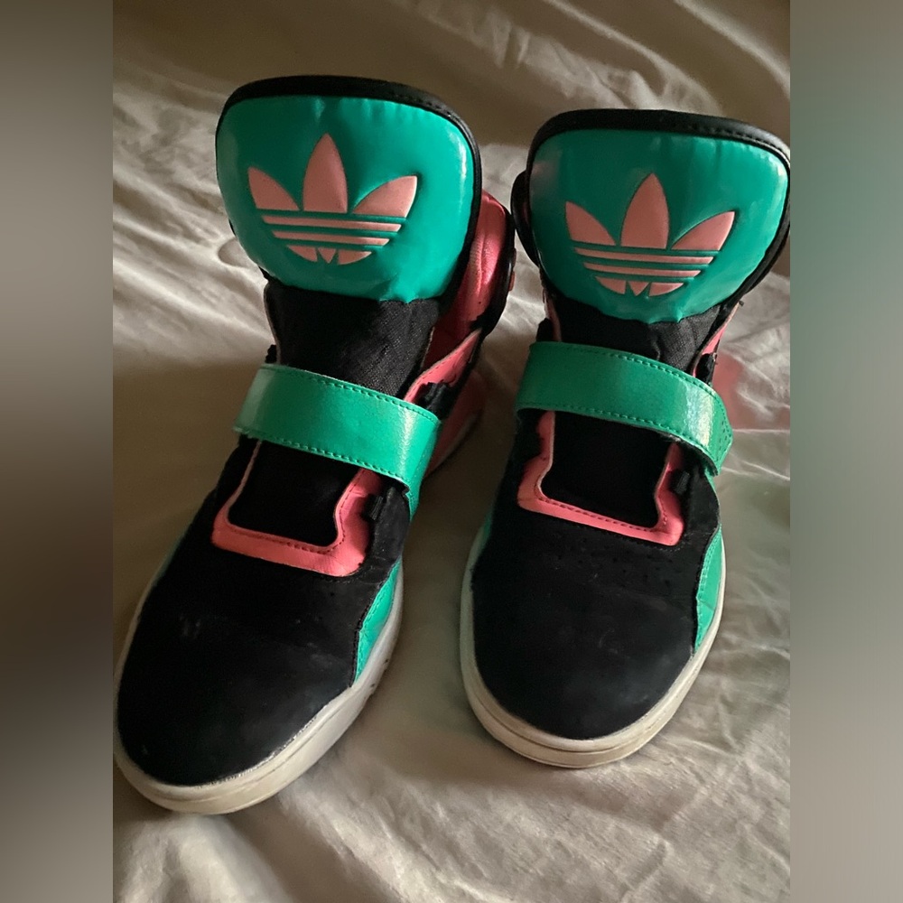 Women’s vintage adidas size 7 1/2 high top retro 80s style